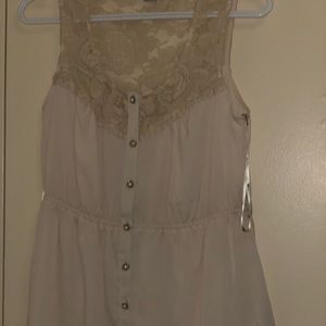 3/$50 🌈🌈🌈Pearl button cream coloured blouse